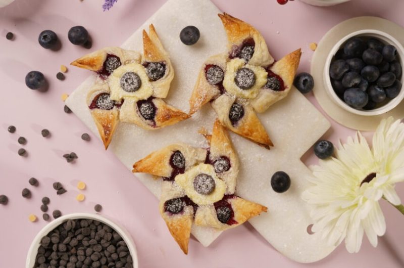 Berry And Cream Cheese Puff Pastry Pinwheels